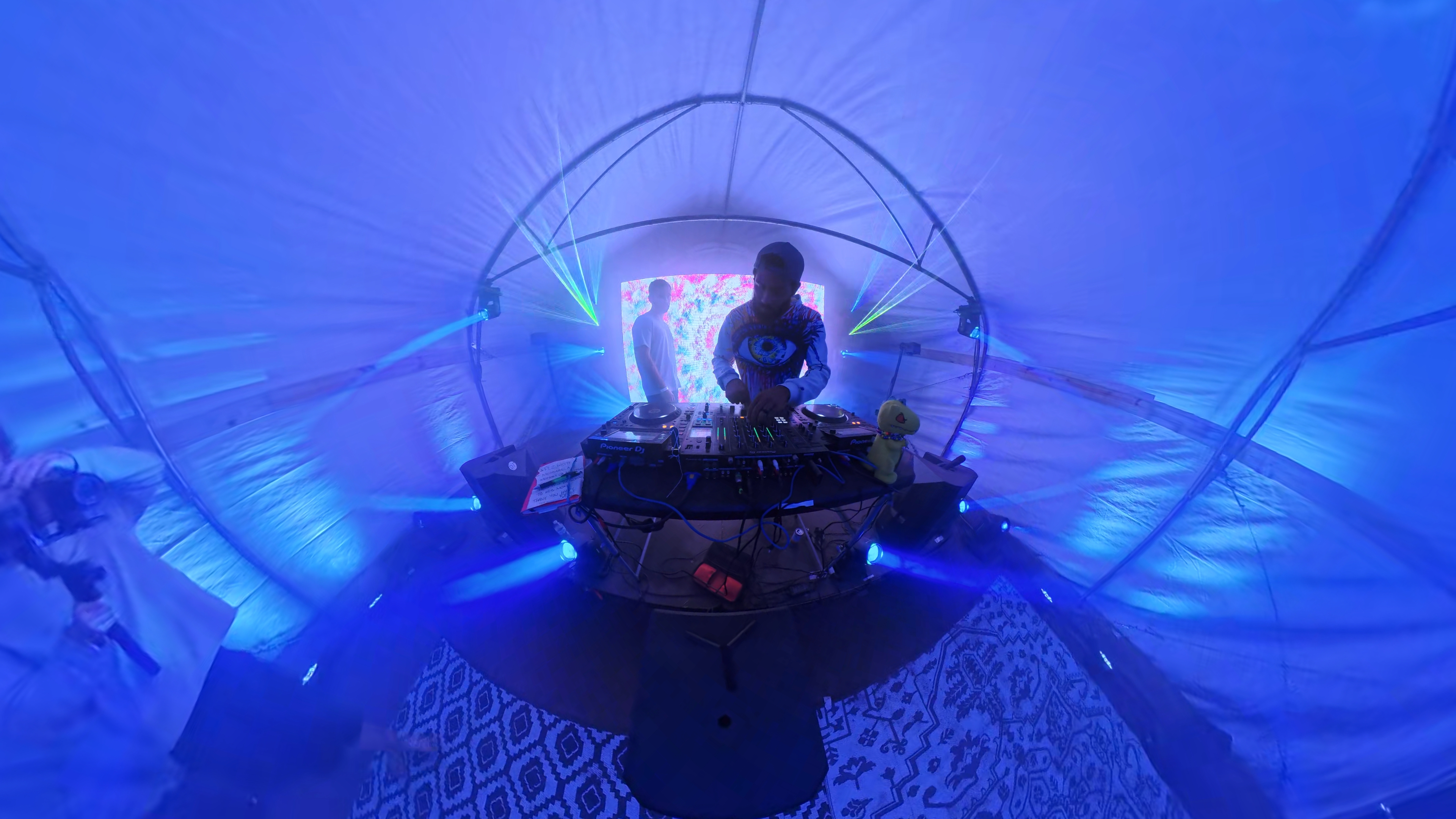 Lumii supporting SFAM at Rozland Festival 2026